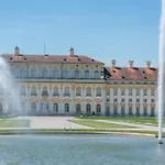 Am Schlosspark Zum Kurfuerst Oberschleißheim