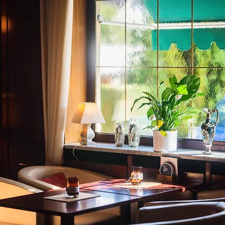 Otel Am Schlosspark Zum Kurfuerst Oberschleißheim