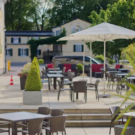 Otel Am Schlosspark Zum Kurfuerst 3*